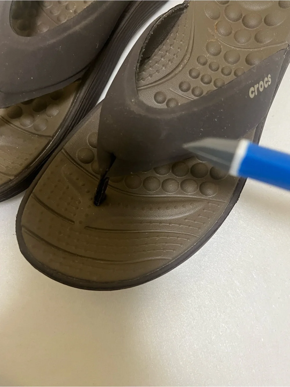 CROCS Men's Brown Foam Thong Sandals